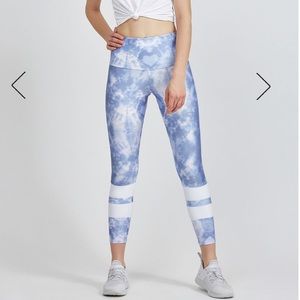 NWOT Onzie midi leggings